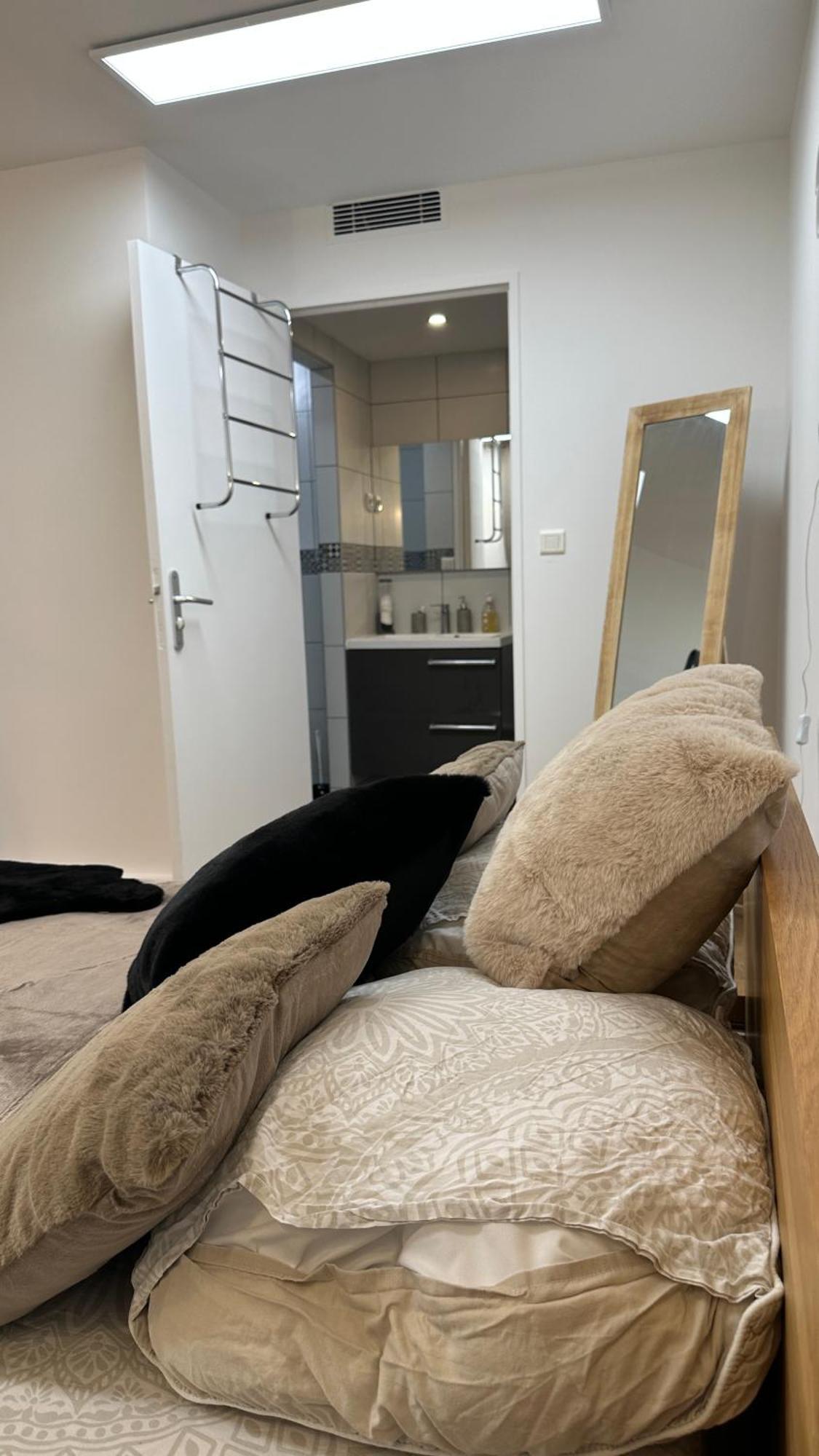 Appartement 5Min To Disneyland, Parking Prive Magny-le-Hongre Eksteriør billede